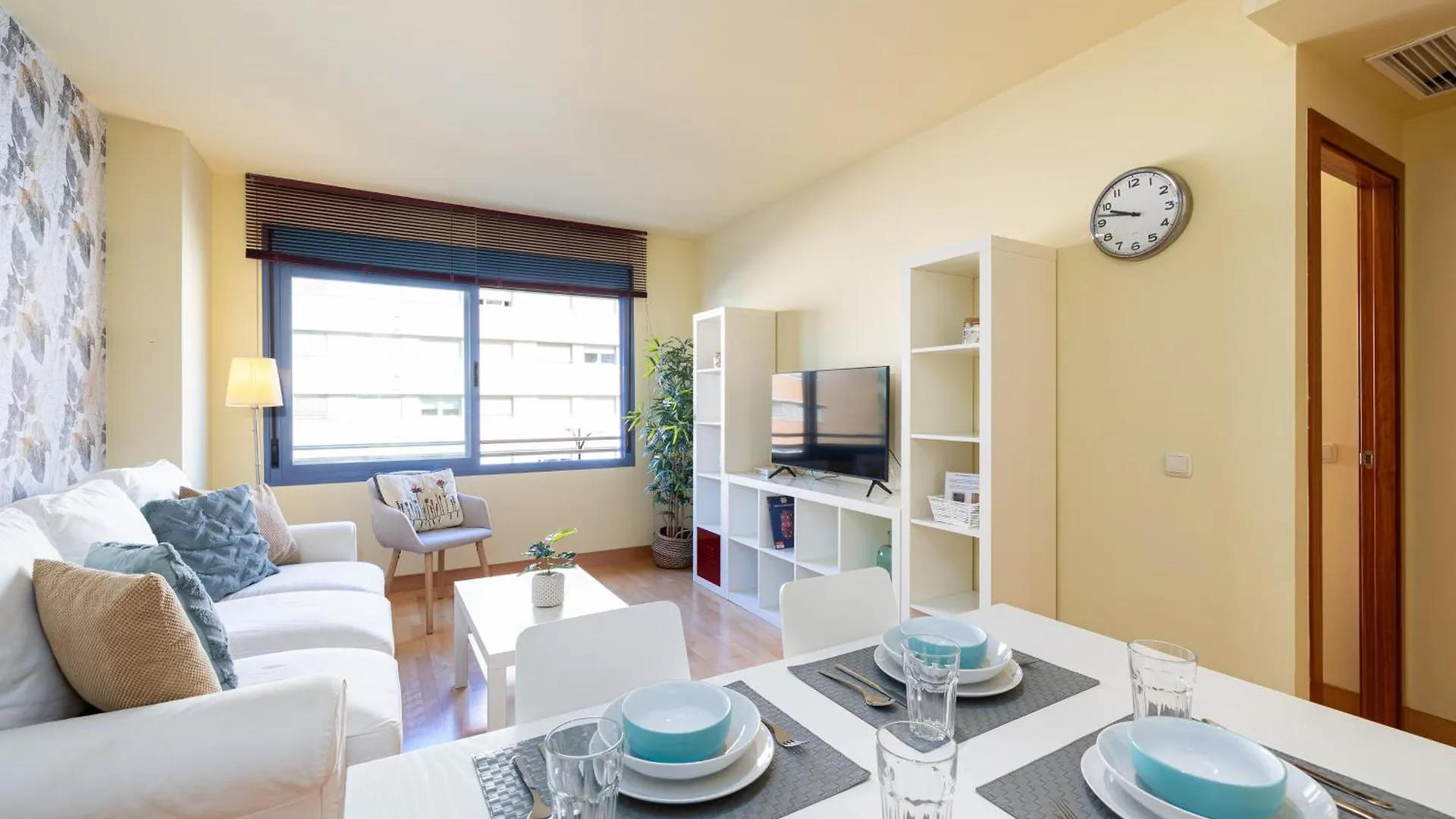 Holidays2Malaga Train Station Area Apartment